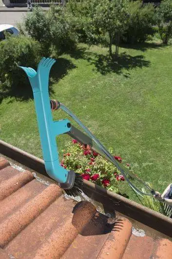 Gardena Combisystem Gutter Cleaner 6 Gardena Combisystem Gutter Cleaner - Image 4