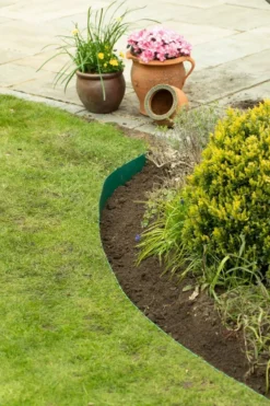 Smartedge 5 Metre Roll - Green With Fixing Pins -PlantMates Shop green insitu hi res jpg