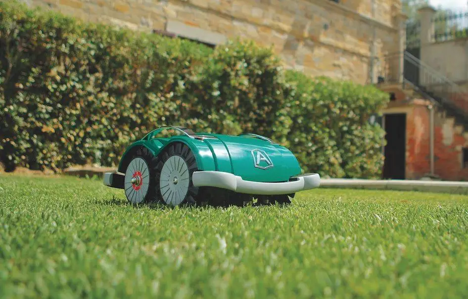 L60 Elite S + Robot Lawn Mower 7 L60 Elite S + Robot Lawn Mower - Image 5